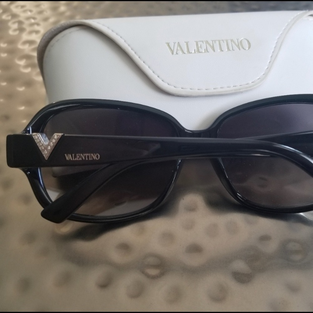 Black Valentino sunglasses with Crysal V